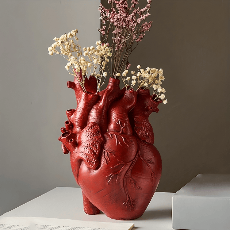 Front view of the PLTNRTZ® Amor Heart Vase in vibrant red, showcasing its elegant heart-shaped design.